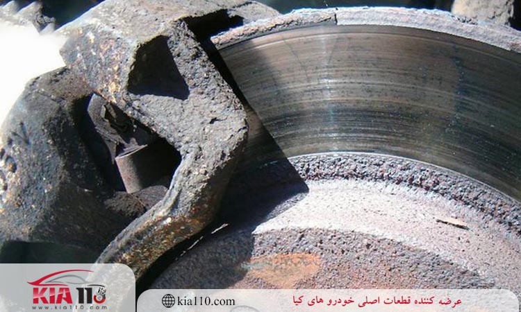 چه زمانی لنت های ترمز بوی لاستیک سوخته می دهند